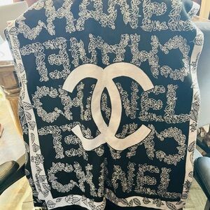 Fashion Chanel Monochrome Logo Pattern Scarf